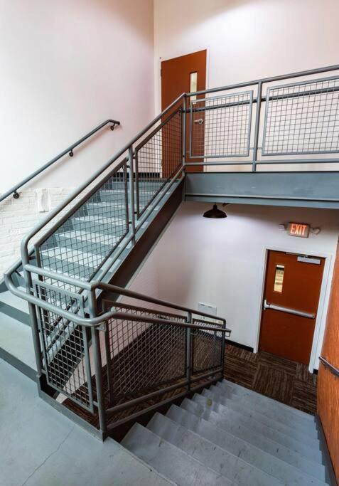 Villa Centric Modern Loft W/ King Beds & Smart Gametable Rochester Exterior foto