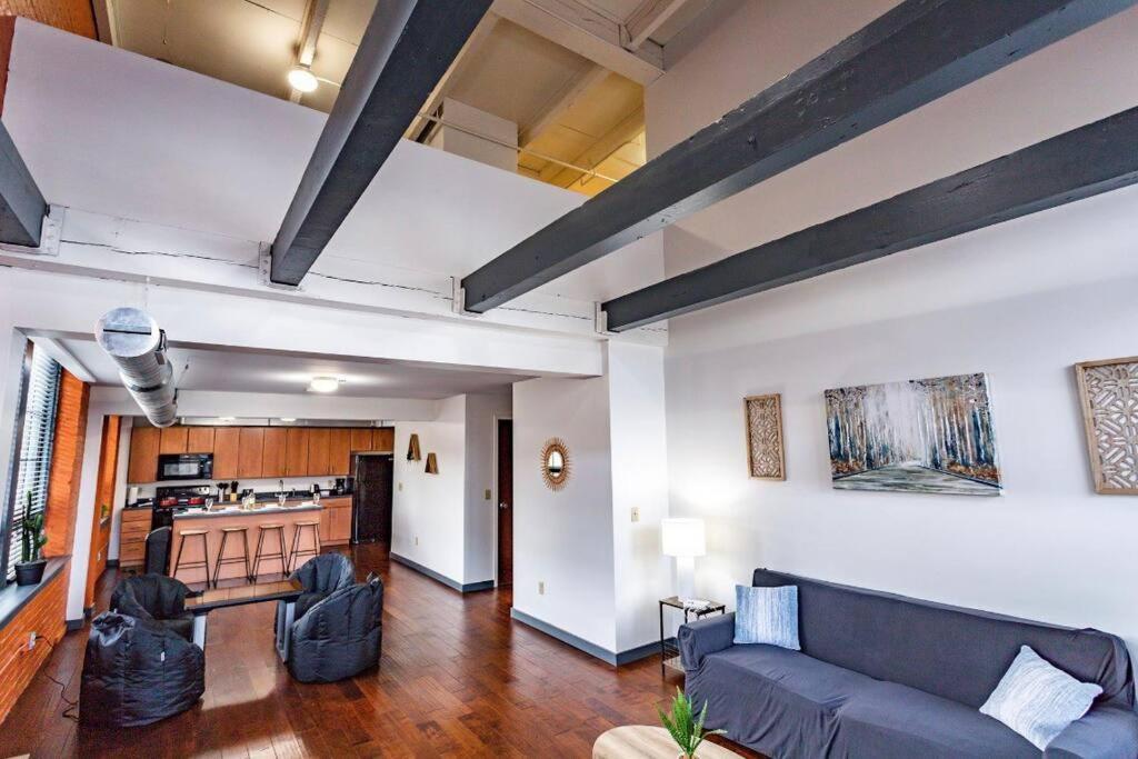 Villa Centric Modern Loft W/ King Beds & Smart Gametable Rochester Exterior foto